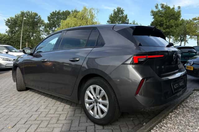 Opel Astra (2023) thumbnail 4