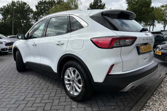 Ford Kuga (2021) thumbnail 5