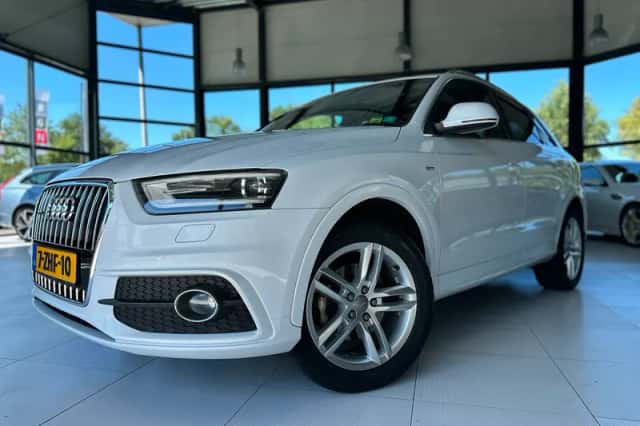 Audi Q3 (2015) thumbnail 2