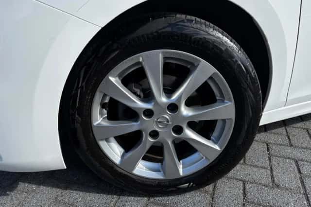 Opel Corsa (2022) thumbnail 2