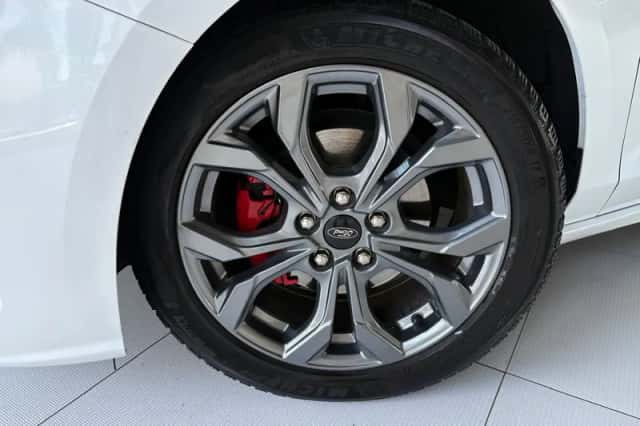 Ford Focus (2023) thumbnail 2
