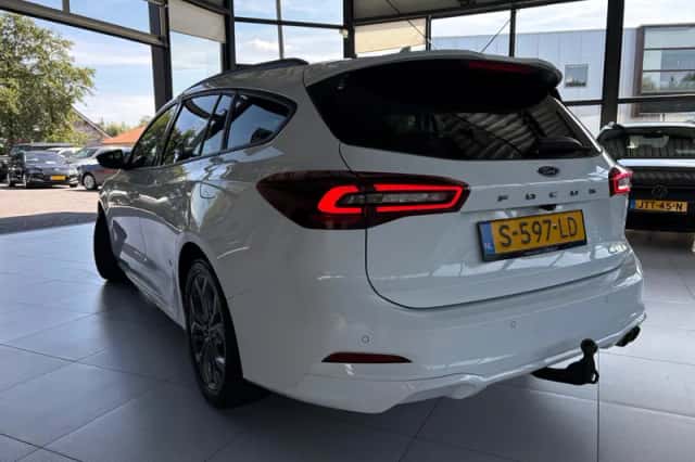 Ford Focus (2023) thumbnail 5