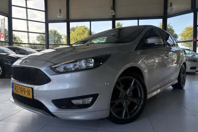 Ford Focus (2018) thumbnail 1