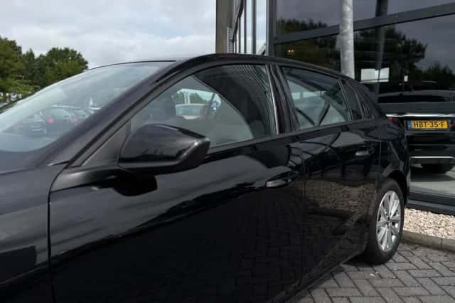 Opel Astra (2023) thumbnail 3