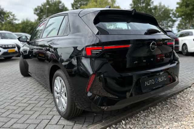 Opel Astra (2023) thumbnail 5
