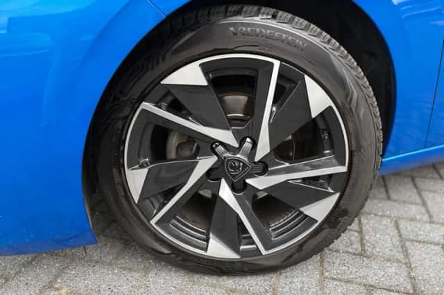 Peugeot 308 (2023) thumbnail 3