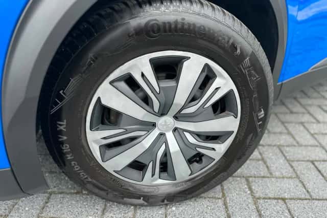 Peugeot 2008 (2023) thumbnail 3