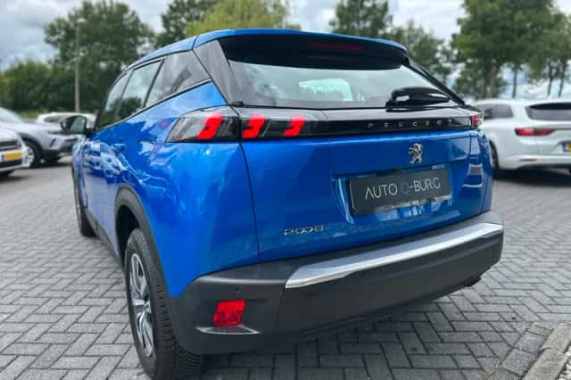 Peugeot 2008 (2023) thumbnail 6