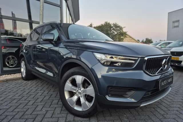Volvo XC40 (2022) thumbnail 3