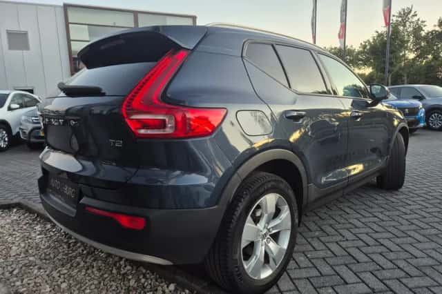 Volvo XC40 (2022) thumbnail 5