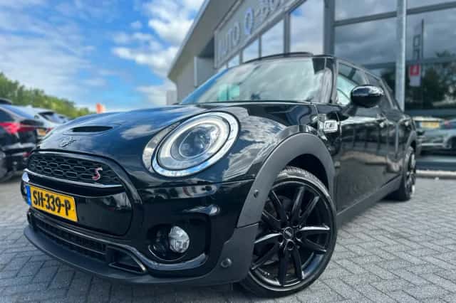 MINI Clubman (2018) thumbnail 1