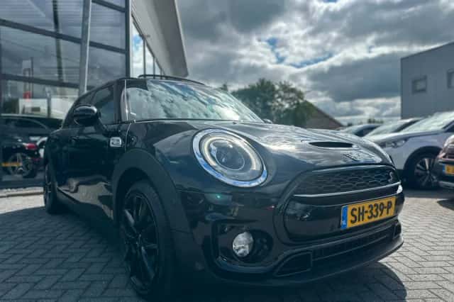 MINI Clubman (2018) thumbnail 3