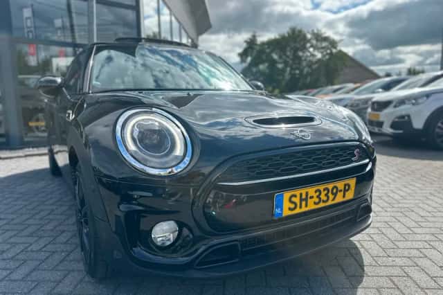 MINI Clubman (2018) thumbnail 4