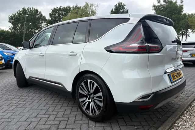 Renault Espace (2016) thumbnail 4