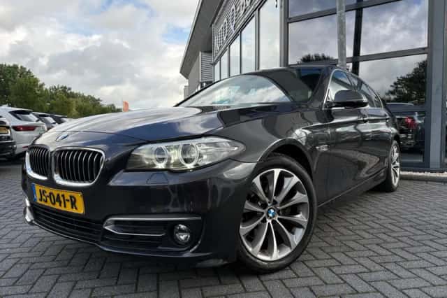 BMW 5-Serie (2016) thumbnail 1