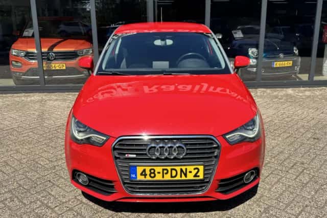 Audi A1 (2011) thumbnail 3