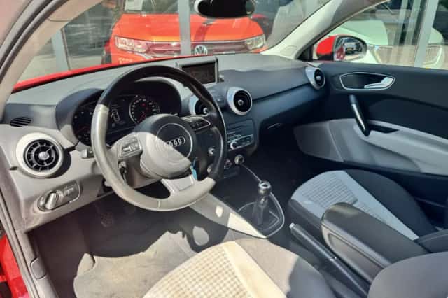 Audi A1 (2011) thumbnail 5