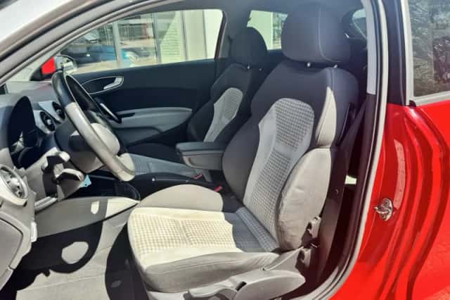 Audi A1 (2011) thumbnail 6