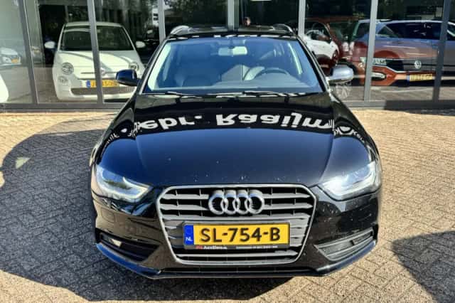 Audi A4 (2014) thumbnail 3