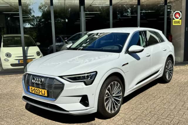 Audi e-tron (2019) thumbnail 2