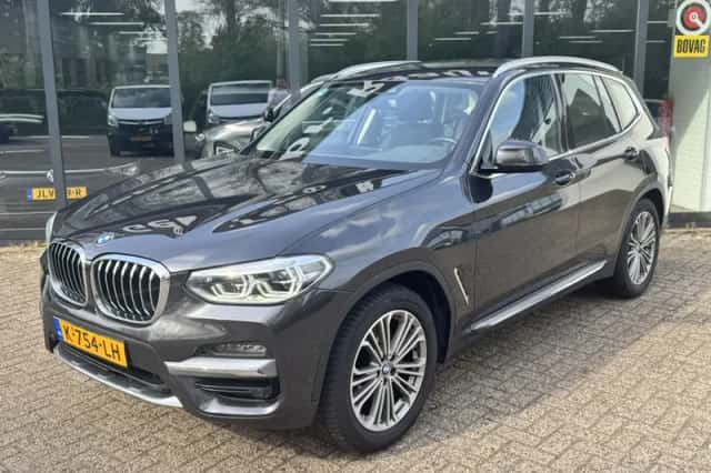 BMW X3 (2021) thumbnail 2