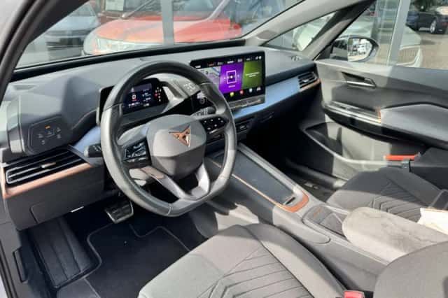 CUPRA Born (2023) thumbnail 5