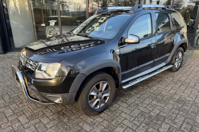 Dacia Duster (2015) thumbnail 2