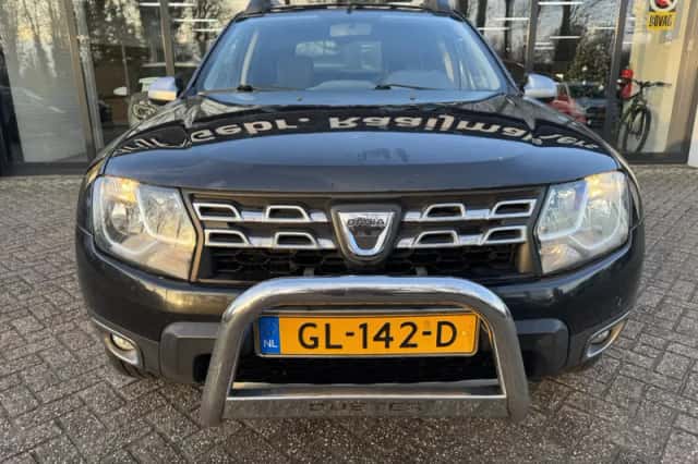 Dacia Duster (2015) thumbnail 3
