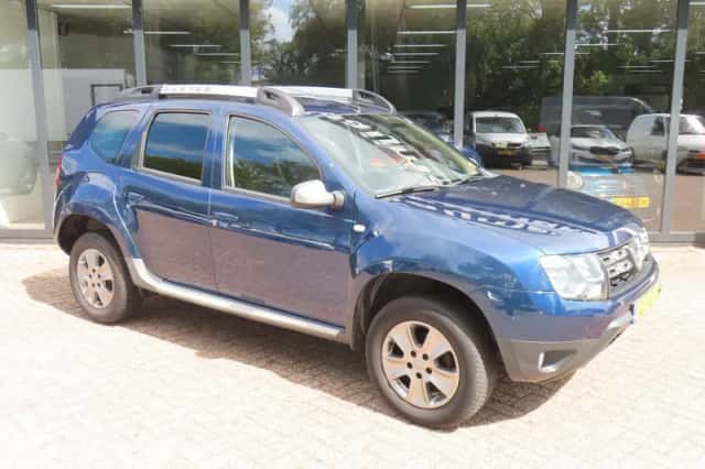 Dacia Duster (2015) thumbnail 4
