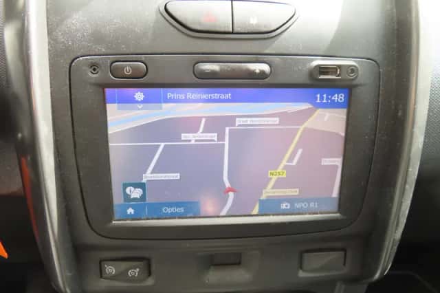 Dacia Duster (2015) thumbnail 6