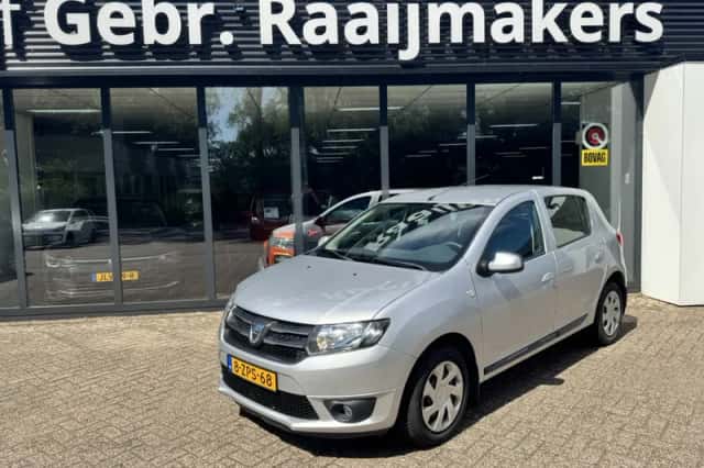 Dacia Sandero (2015) thumbnail 1