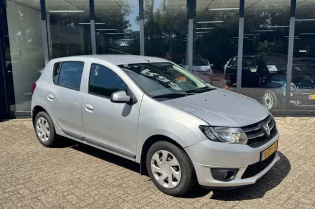 Dacia Sandero (2015) thumbnail 4