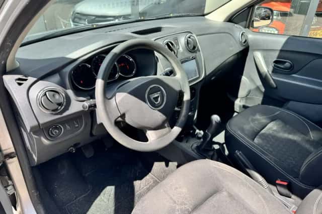 Dacia Sandero (2015) thumbnail 6