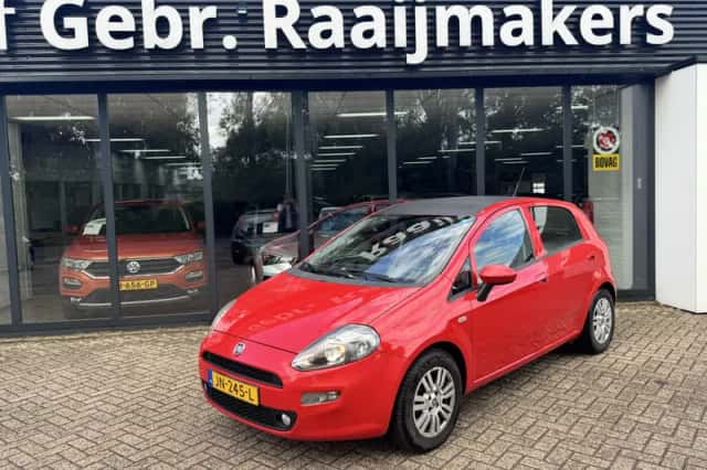 Fiat Punto (2016) thumbnail 1