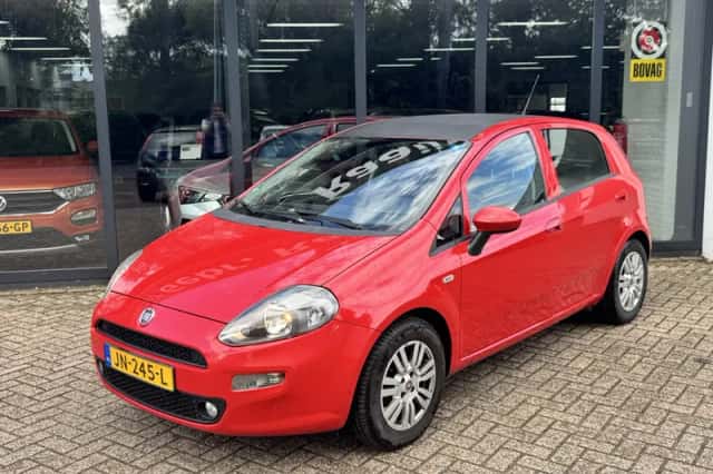 Fiat Punto (2016) thumbnail 2