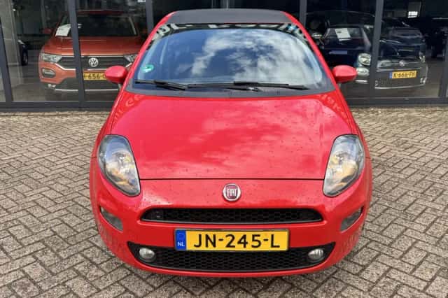 Fiat Punto (2016) thumbnail 3
