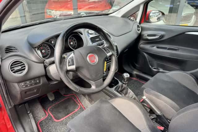 Fiat Punto (2016) thumbnail 5