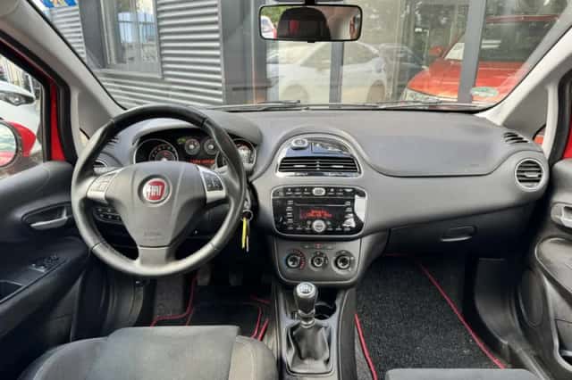 Fiat Punto (2016) thumbnail 6
