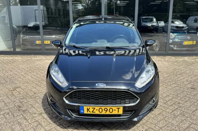 Ford Fiesta (2017) thumbnail 3