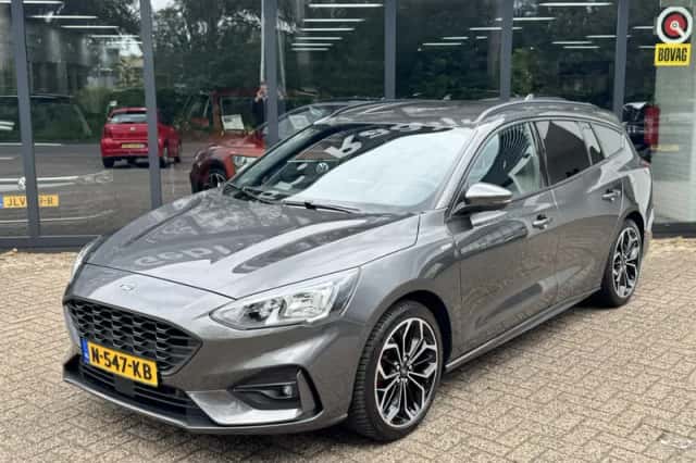 Ford Focus (2021) thumbnail 2