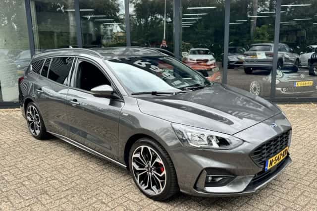 Ford Focus (2021) thumbnail 4