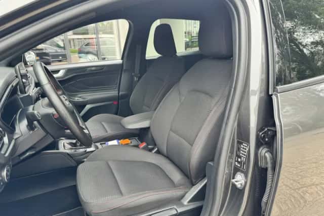 Ford Focus (2021) thumbnail 6