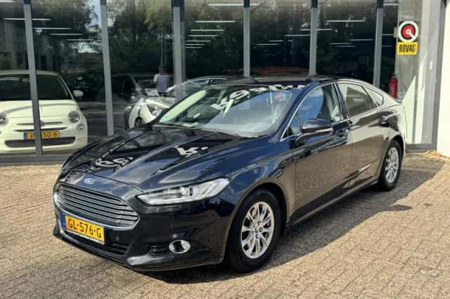 Ford Mondeo (2015) thumbnail 2