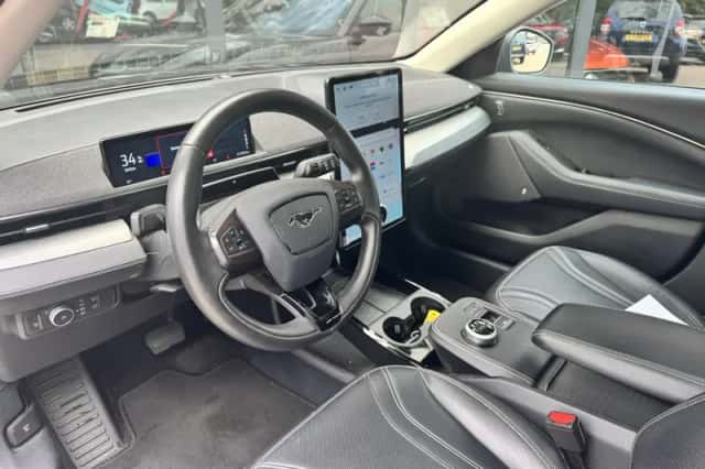 Ford Mustang (2021) thumbnail 5