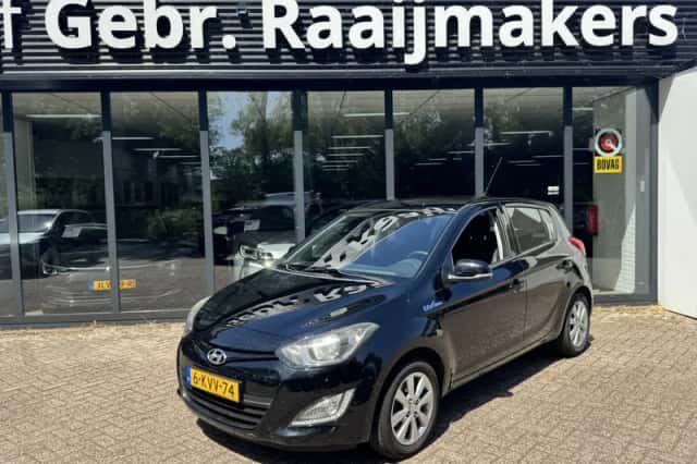 Hyundai i20 (2013) thumbnail 2