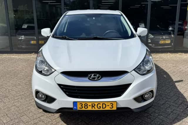 Hyundai ix35 (2011) thumbnail 3