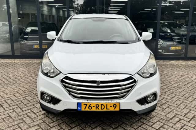 Hyundai ix35 (2011) thumbnail 3