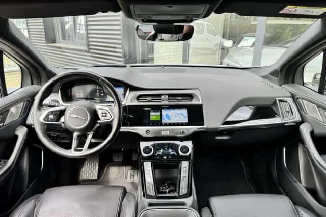Jaguar I-Pace (2019) thumbnail 6