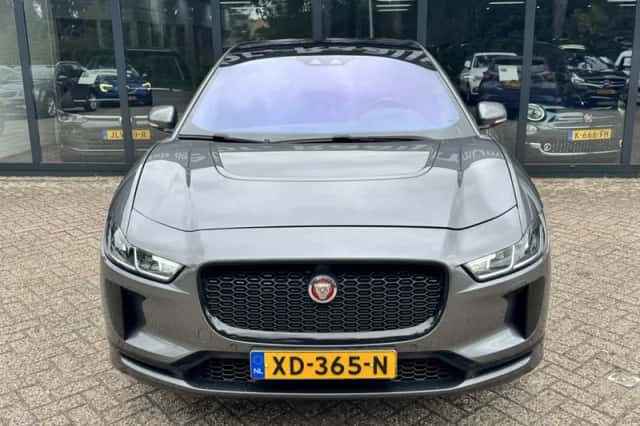 Jaguar I-Pace (2018) thumbnail 4