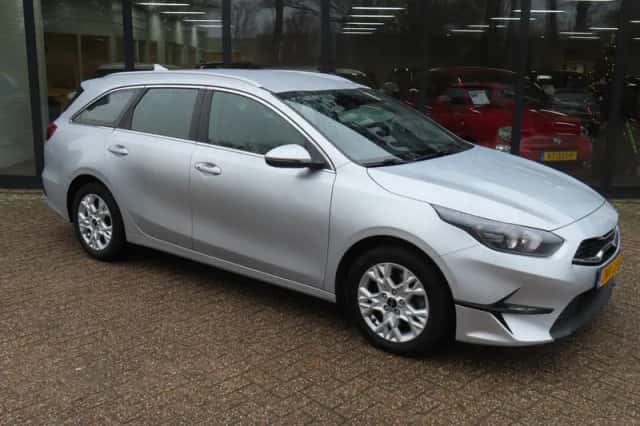 Kia Ceed Sportswagon (2022) thumbnail 4